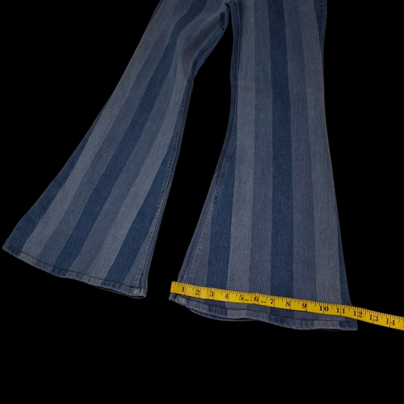 Lee Hits Of Blue Striped Flare High Rise Jeans  Women Size 26 - Picture 16 of 16